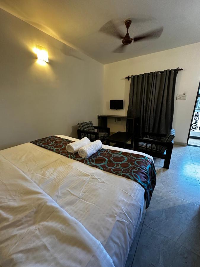 Hotel Sunshine Vagator Esterno foto