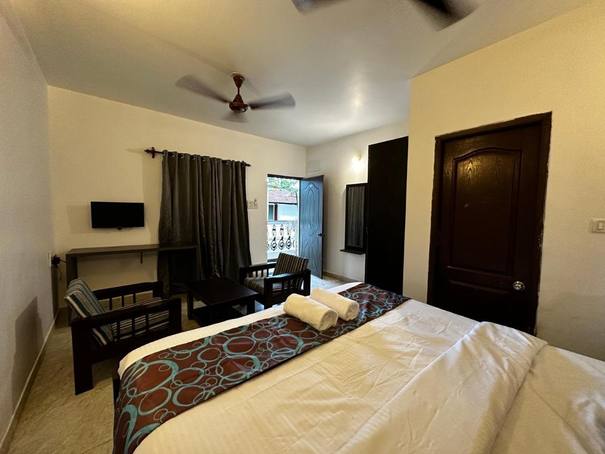Hotel Sunshine Vagator Esterno foto